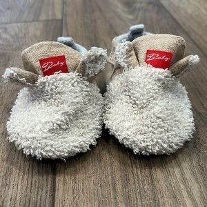 Fleece boots - size 6-12 months